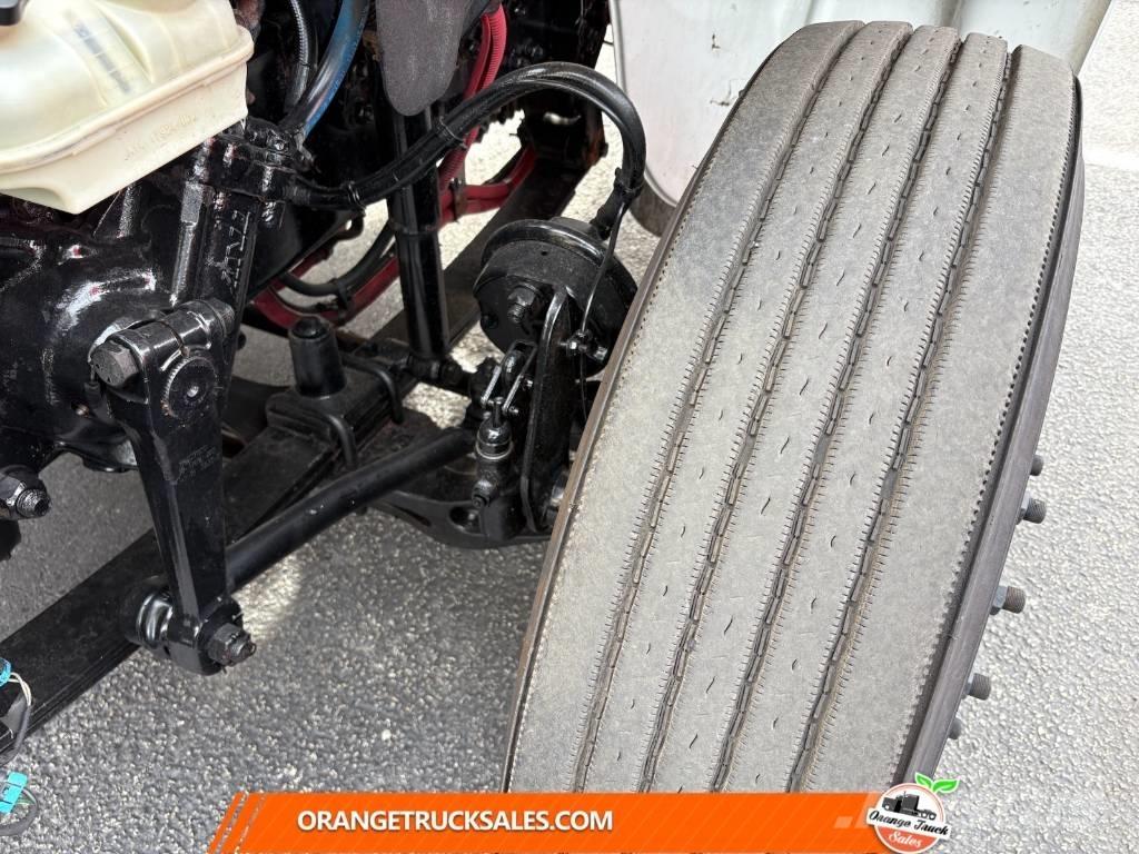 Freightliner M2 새시 운전실 트럭