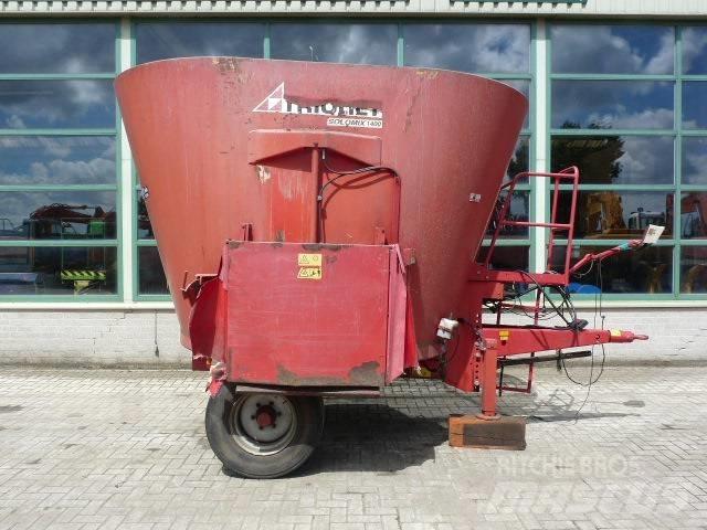Trioliet SM-14 사료 공급기