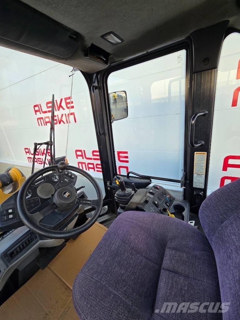 CAT 906  휠로우더