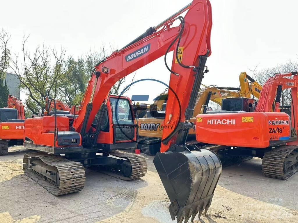 Doosan DX 140 대형 굴삭기 29톤 이상