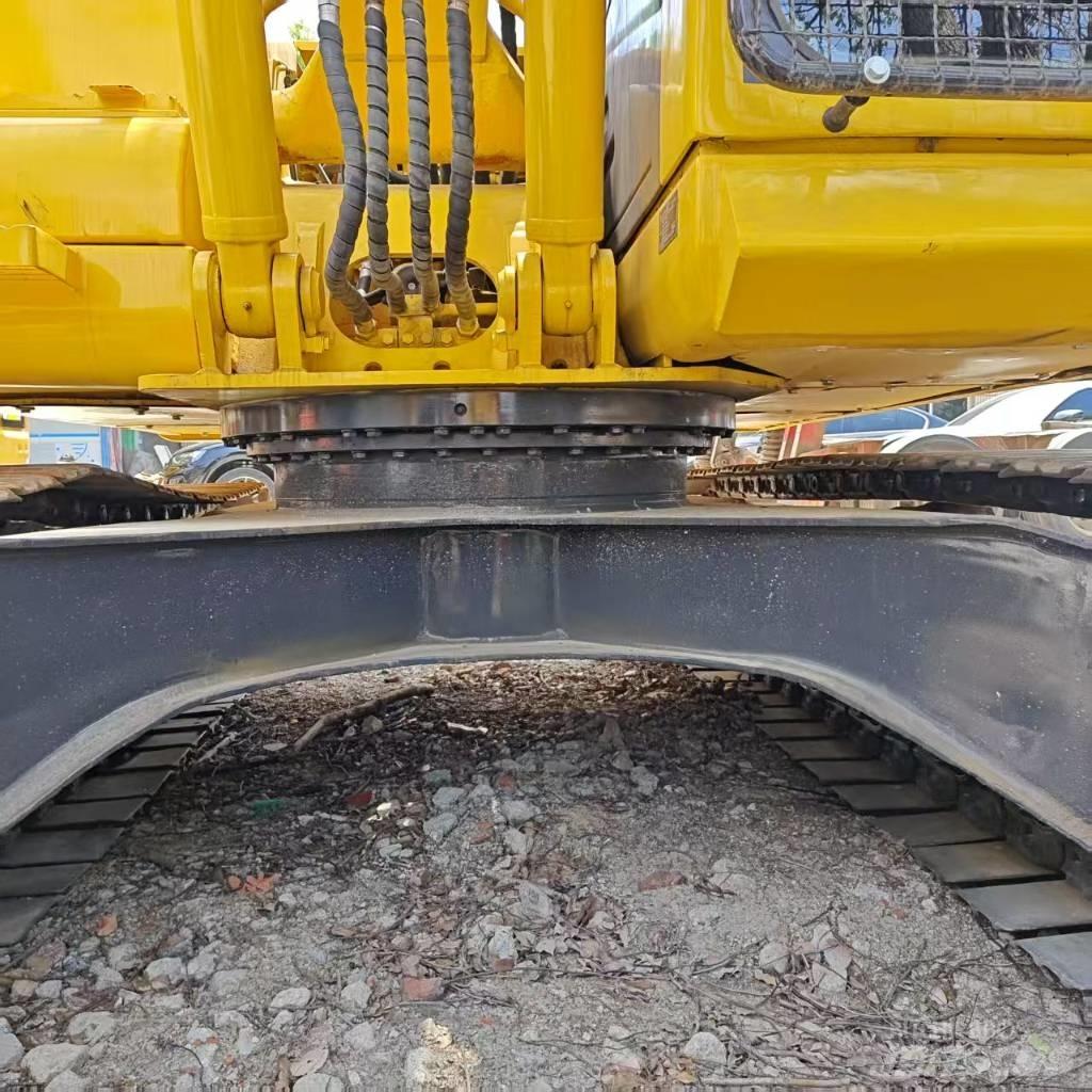 Komatsu PC 130 대형 굴삭기 29톤 이상