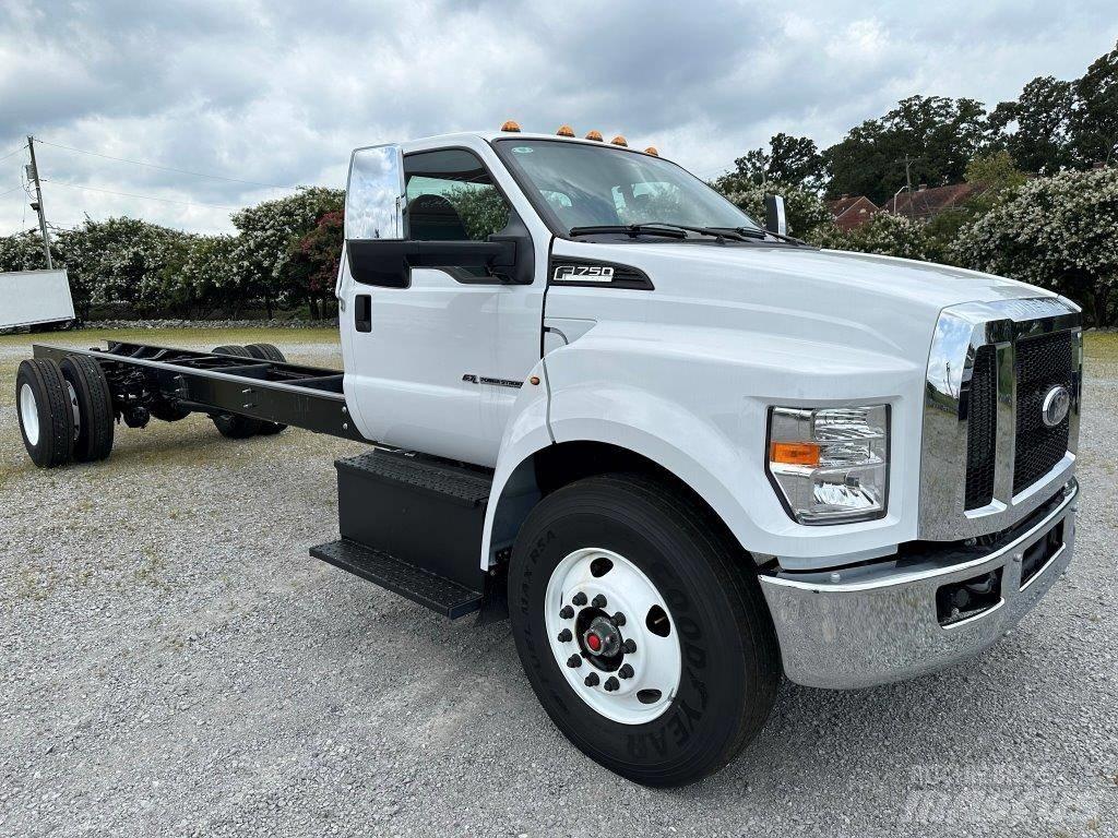 Ford F-750 새시 운전실 트럭