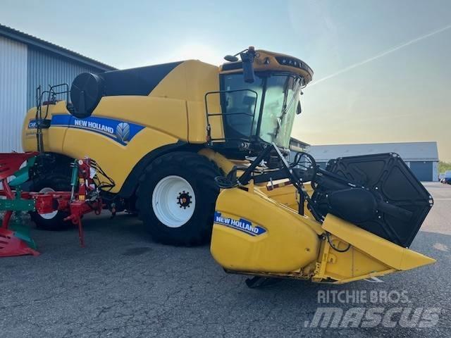 New Holland CX8.70 콤바인 수확기
