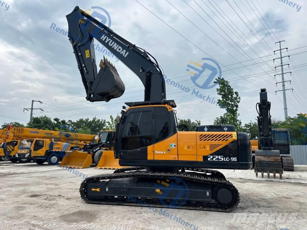 Hyundai 225LC-9S 대형 굴삭기 29톤 이상