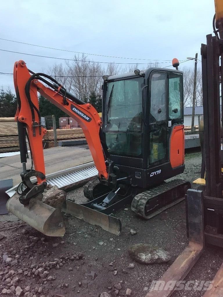Doosan DX 19 소형 굴삭기 7톤 미만