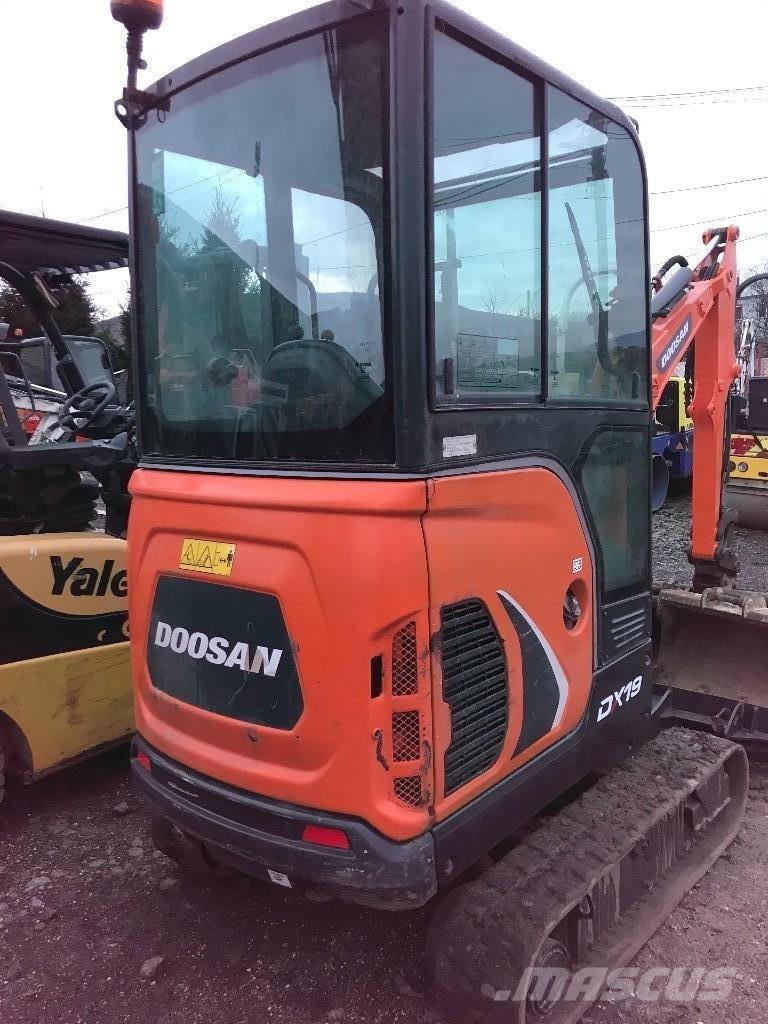 Doosan DX 19 소형 굴삭기 7톤 미만