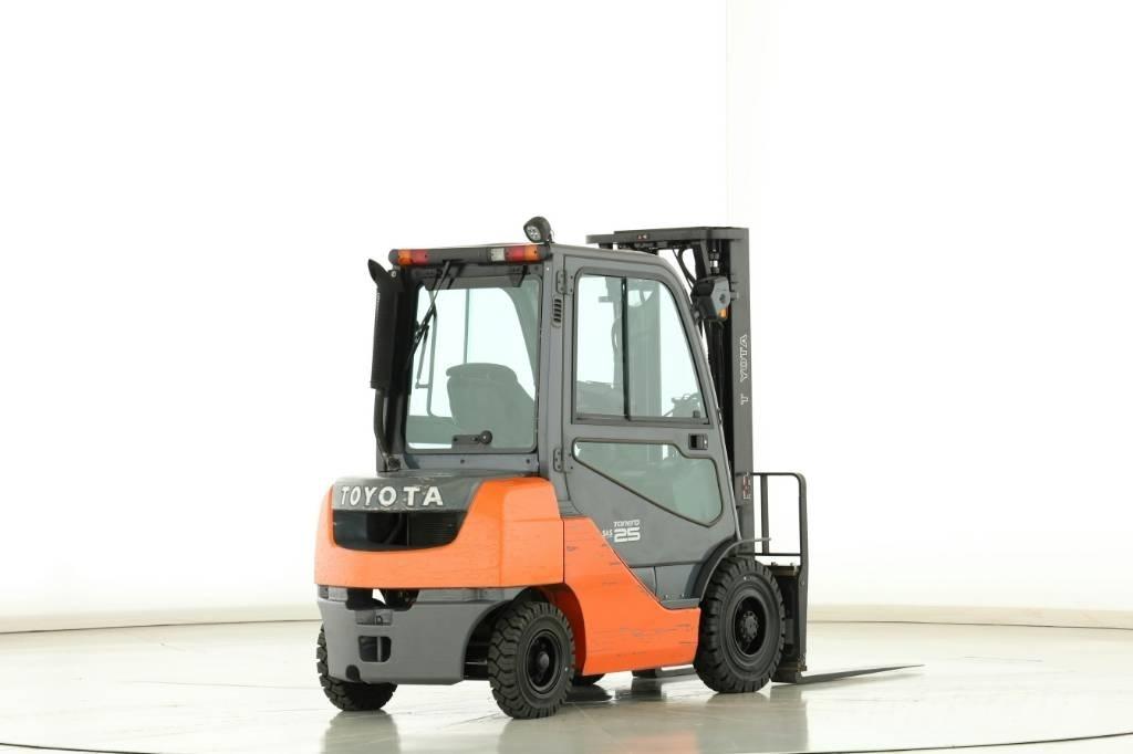 Toyota 02-8 FDF 25 디젤 지게차