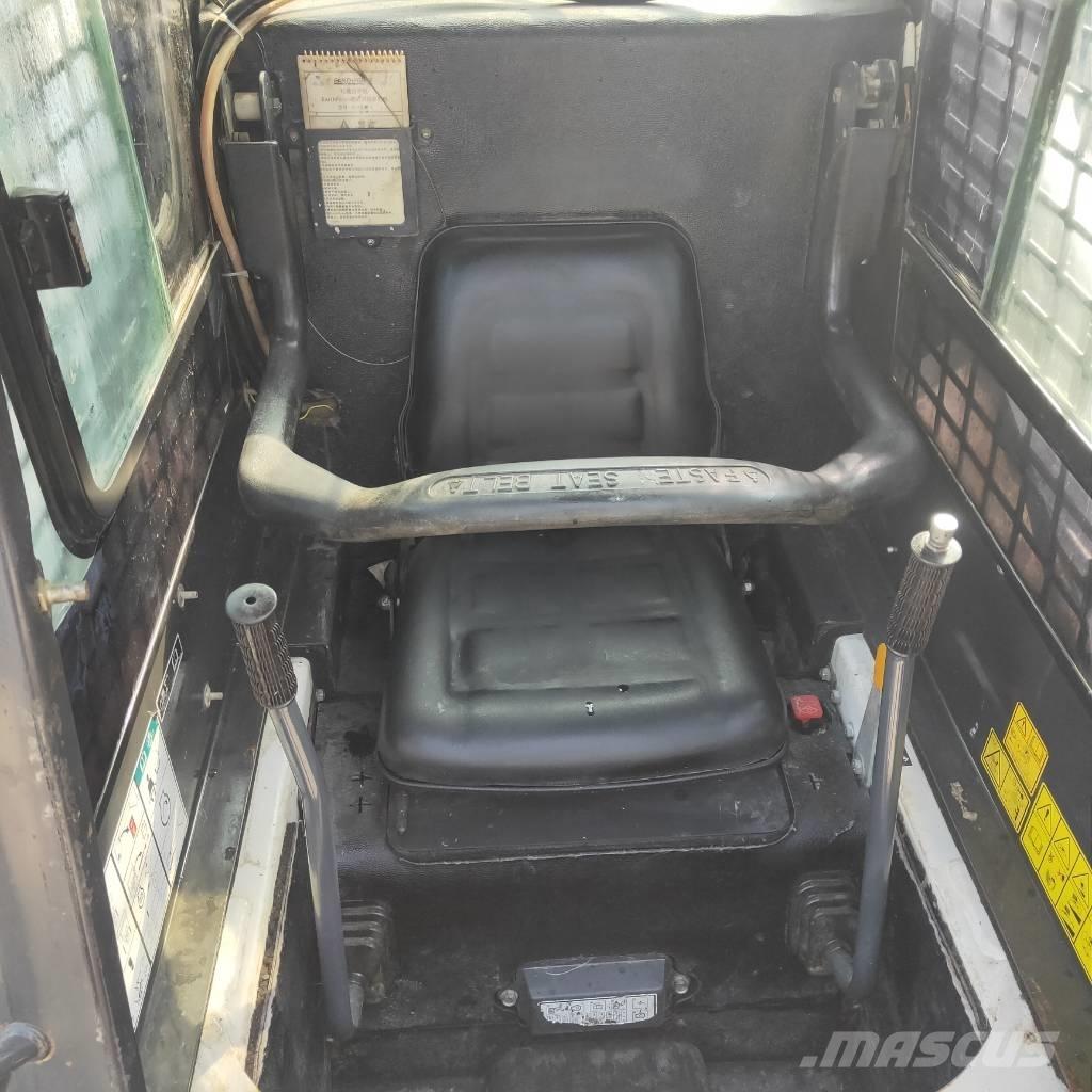 Bobcat S16  스키드로더
