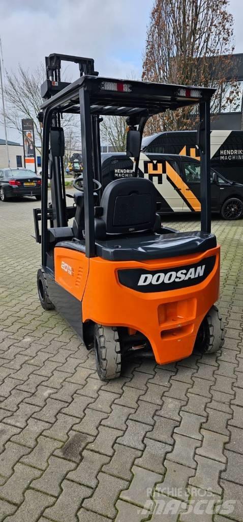 Doosan B20X-7 전동 지게차