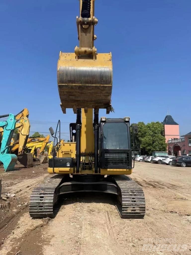 CAT 323 D 대형 굴삭기 29톤 이상
