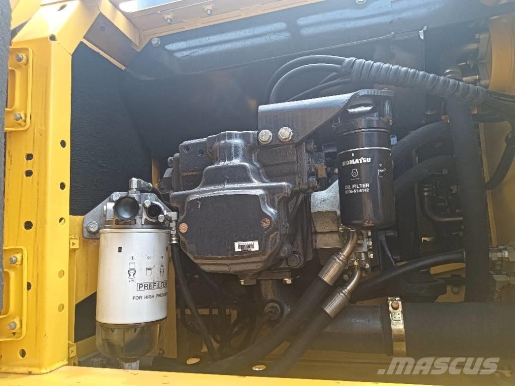 Komatsu PC 240 대형 굴삭기 29톤 이상