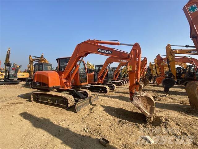 Doosan DX 80 소형 굴삭기 7톤 미만