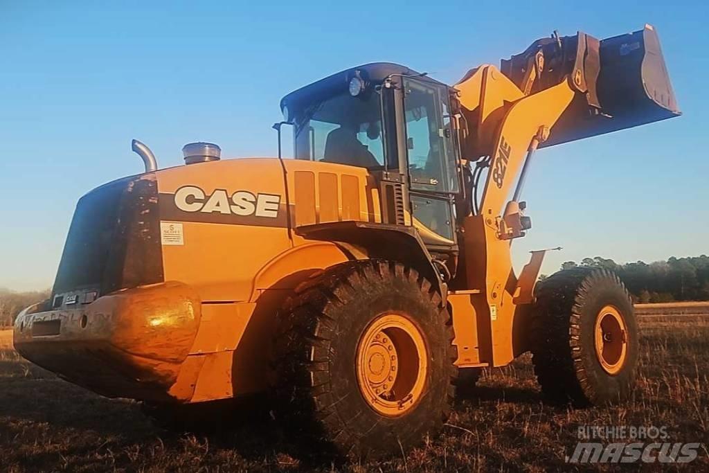 CASE 821 E  휠로우더
