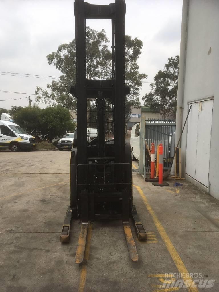 Hyster N35ZDR 리치 트럭