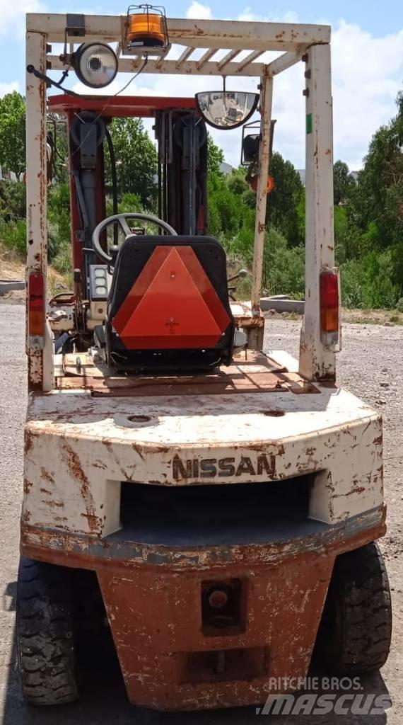 Nissan EH02A20U 디젤 지게차