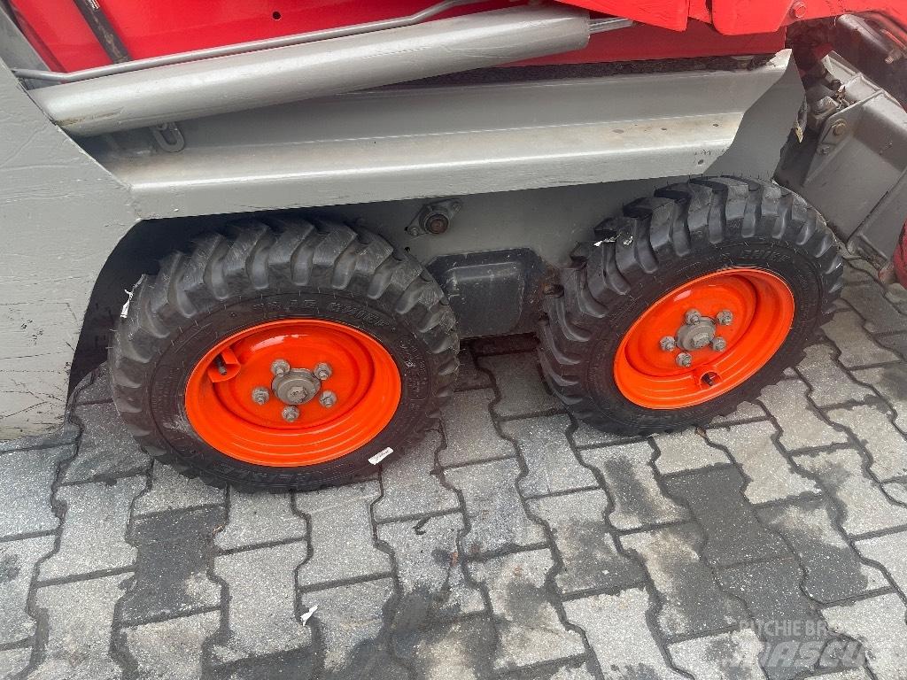 Bobcat S 70  스키드로더