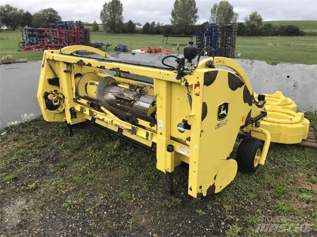John Deere 7350 자동 초지기계