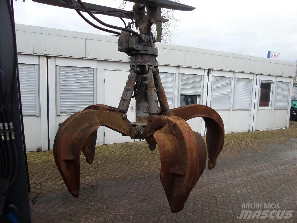 Liebherr GM72 집게