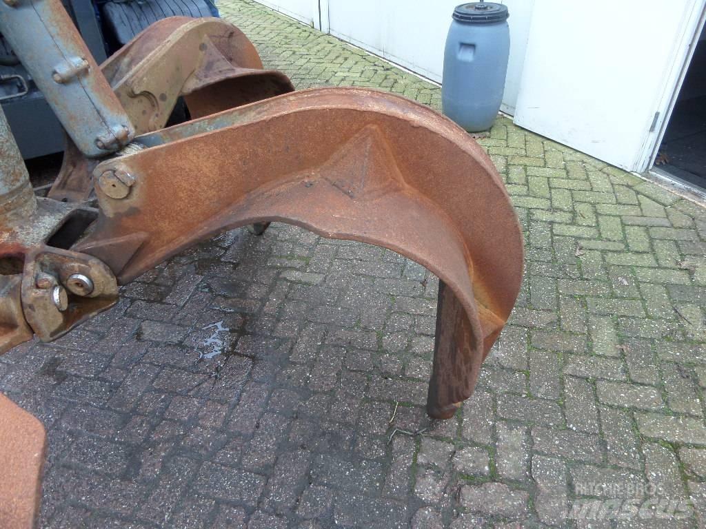 Liebherr GM72 집게