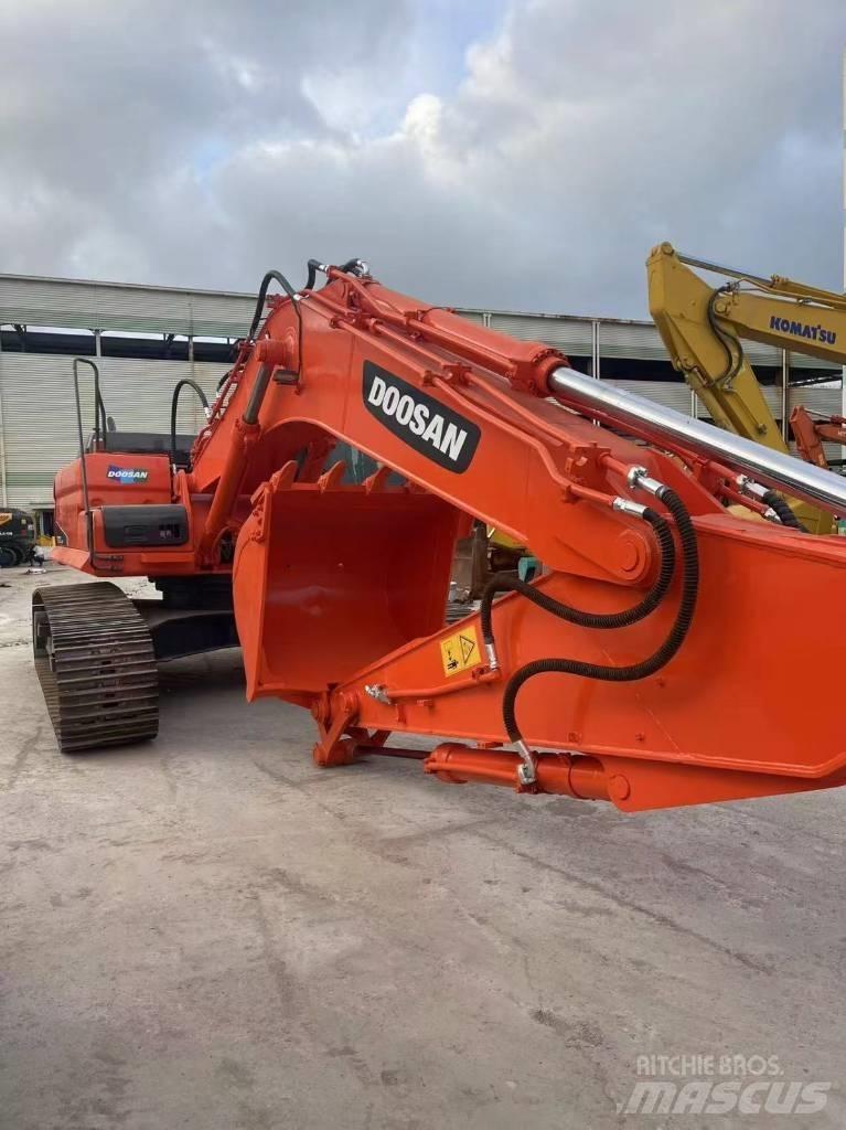 Doosan DX300LC-9C 대형 굴삭기 29톤 이상