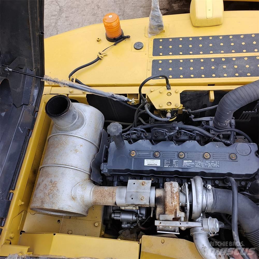 Komatsu PC 220-8 대형 굴삭기 29톤 이상