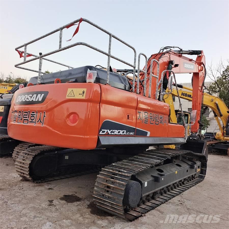 Doosan DX 300 LC 롱리치 굴삭기