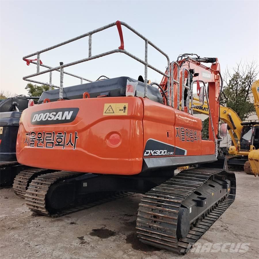 Doosan DX 300 LC 롱리치 굴삭기