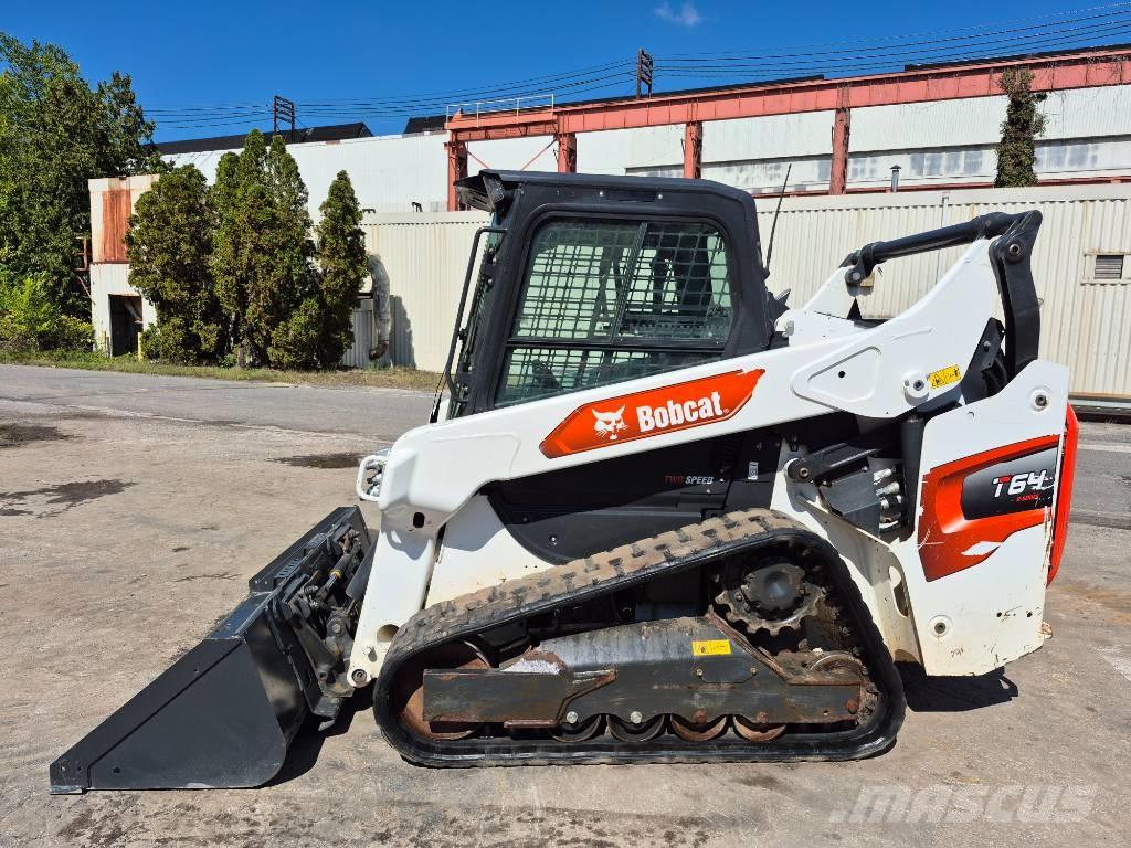 Bobcat T 64  스키드로더