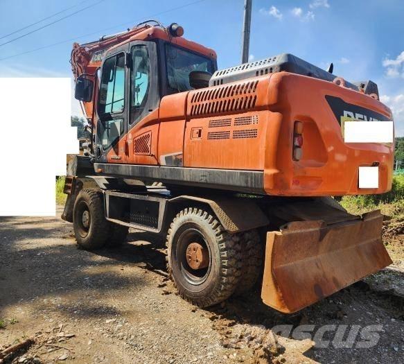 Doosan DX 210 W  휠 굴삭기