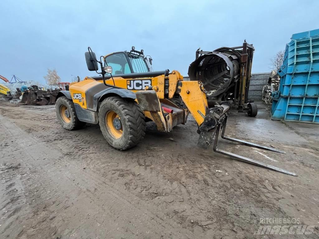 JCB 535-125 텔러 핸들러