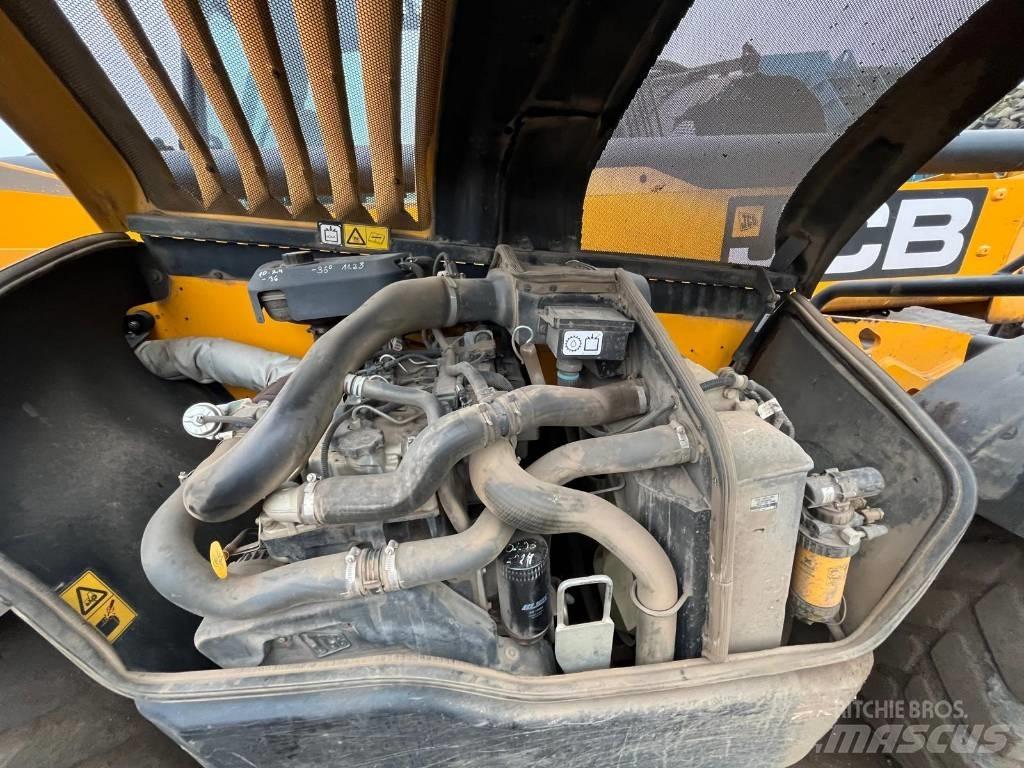 JCB 535-125 텔러 핸들러