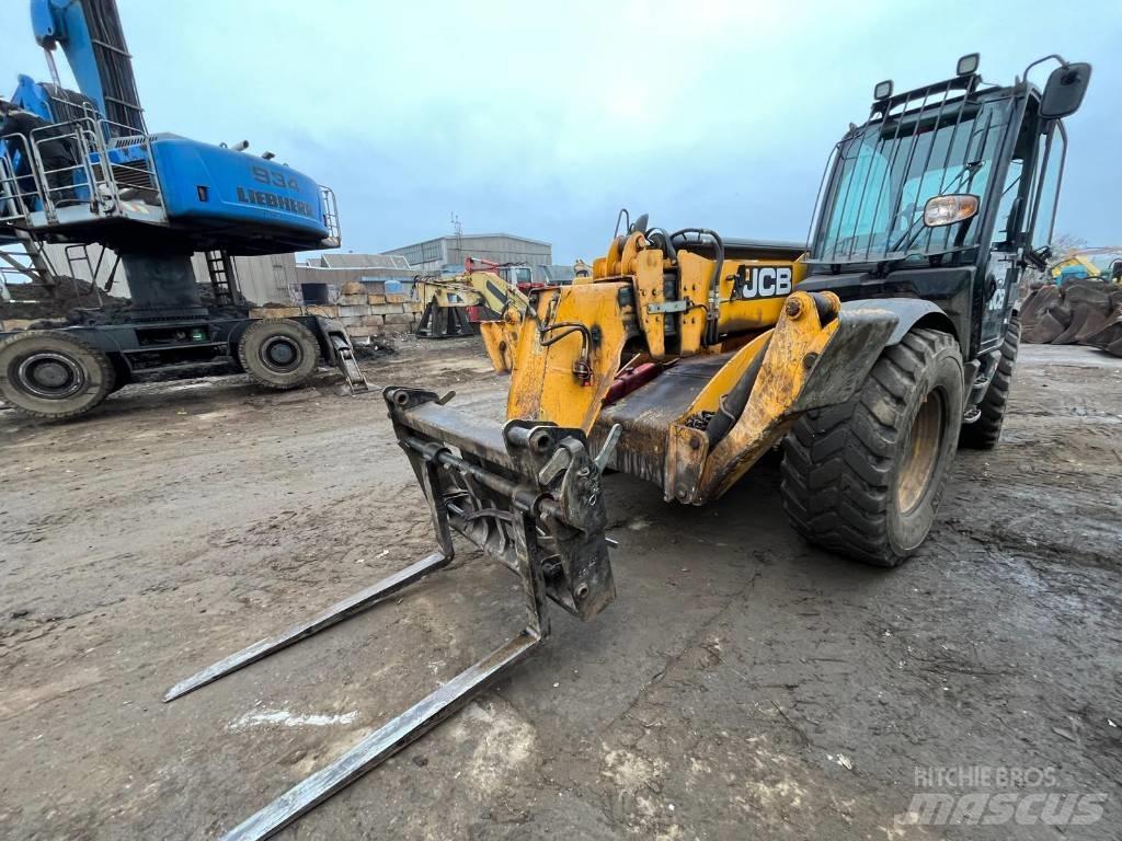 JCB 535-125 텔러 핸들러