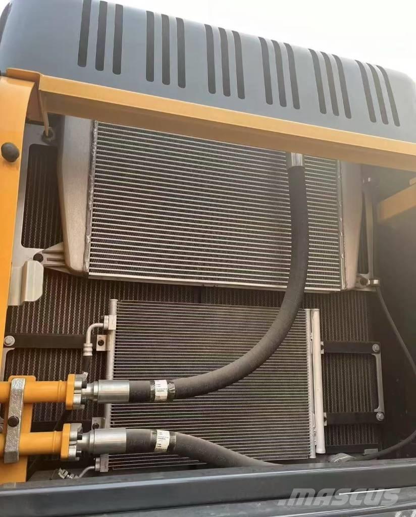 Hyundai 305LC 대형 굴삭기 29톤 이상