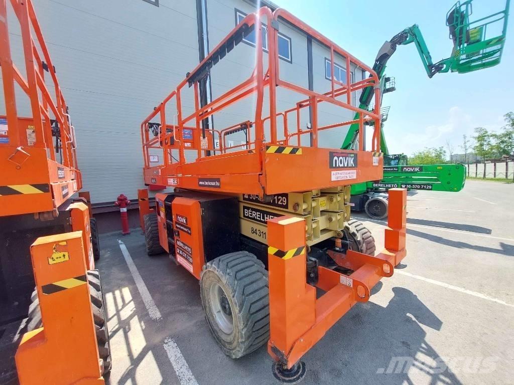 JLG 330 LRT 가위형 리프트