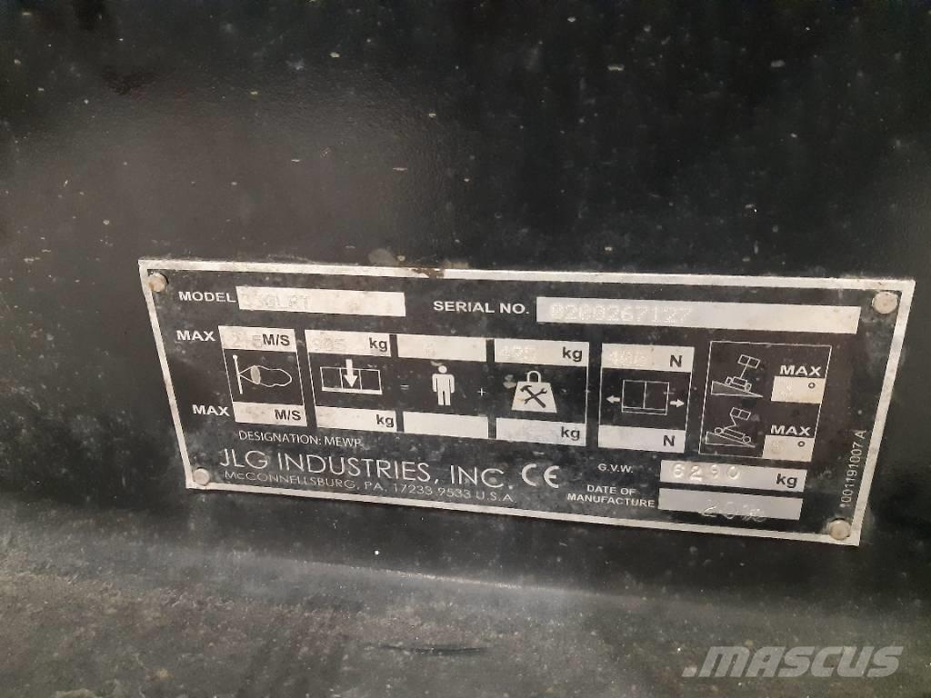 JLG 330 LRT 가위형 리프트