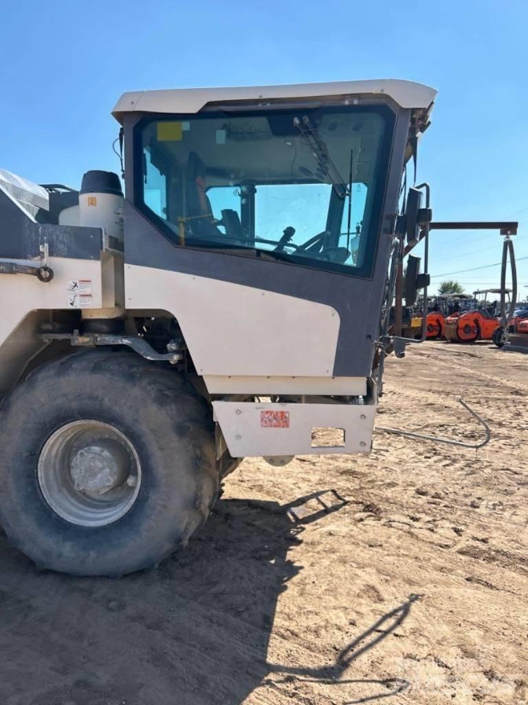 Wirtgen WR200 아스팔트 리사이클러
