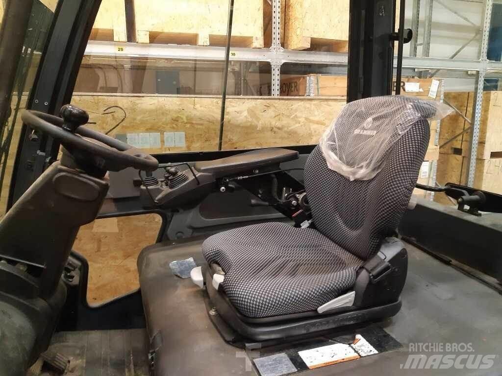 Toyota 8FBMT30 전동 지게차