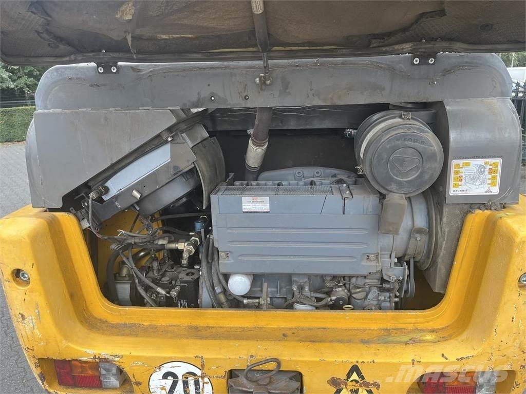 Ahlmann AL85  휠로우더