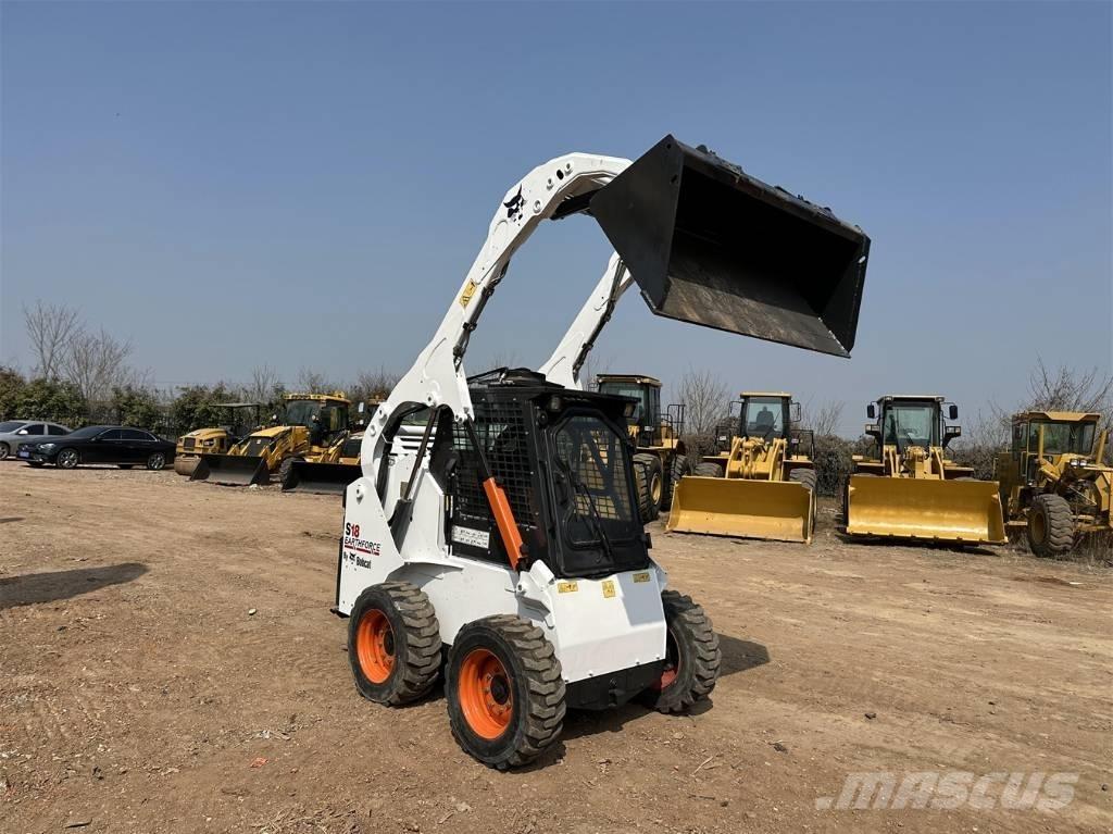 Bobcat S 18  스키드로더