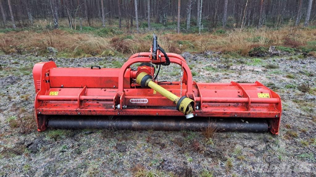 Maschio Bisonte 300 목장 제초기 및 토퍼