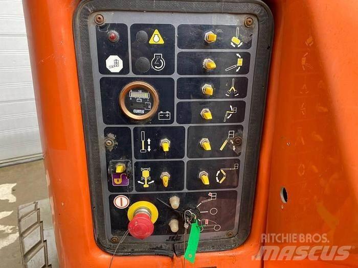 JLG E400AJP 관절형 전동이동 리프트