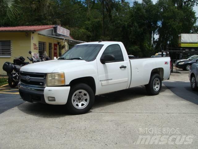 Chevrolet 1500 W/T 플랫베드/드롭사이드 트럭