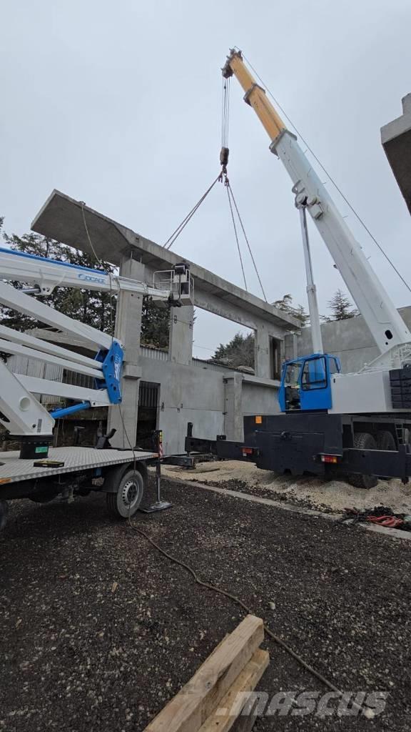 Krupp KMK 4070 A/T 크레인