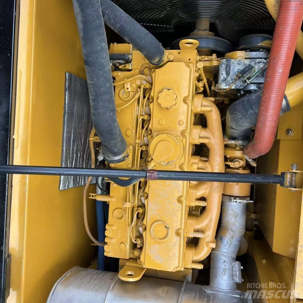 CAT 320 D2 대형 굴삭기 29톤 이상