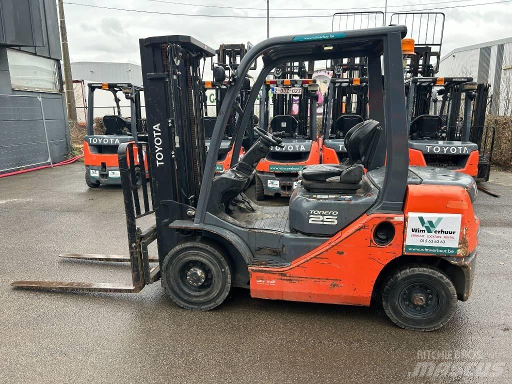 Toyota 02-8 FDF 25 디젤 지게차