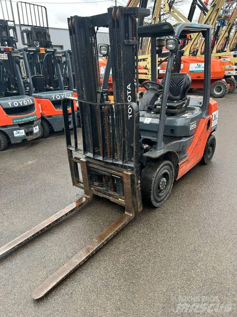 Toyota 02-8 FDF 25 디젤 지게차