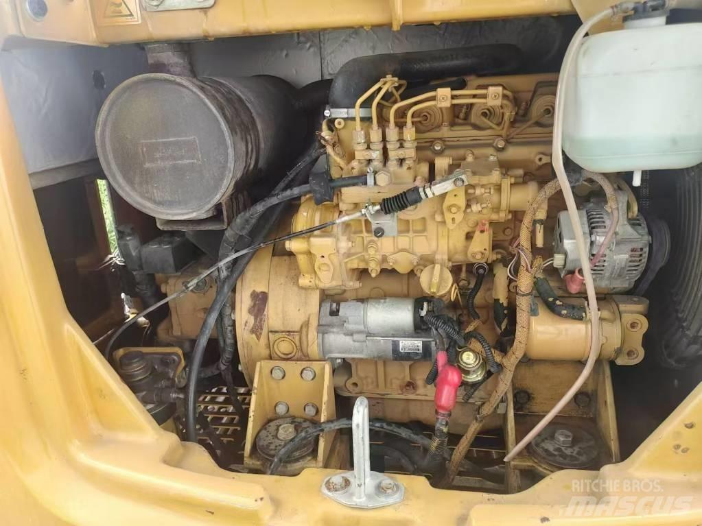 CAT 306 소형 굴삭기 7톤 미만