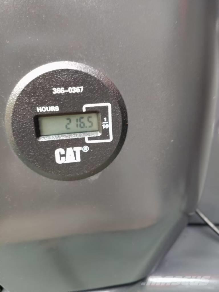 CAT 320 D 대형 굴삭기 29톤 이상