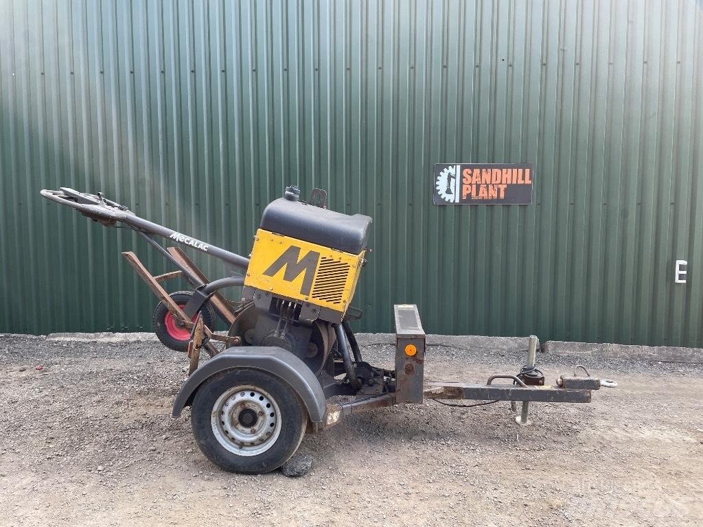 Mecalac MBR 71 싱글 드럼 롤러