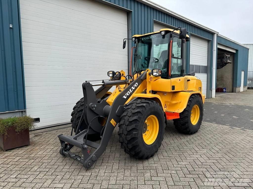 Volvo L30HS  휠로우더